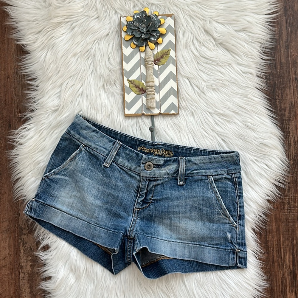 🌸 AMERICAN EAGLE OUTFITTERS | Denim Shorts | Pink | Size 8